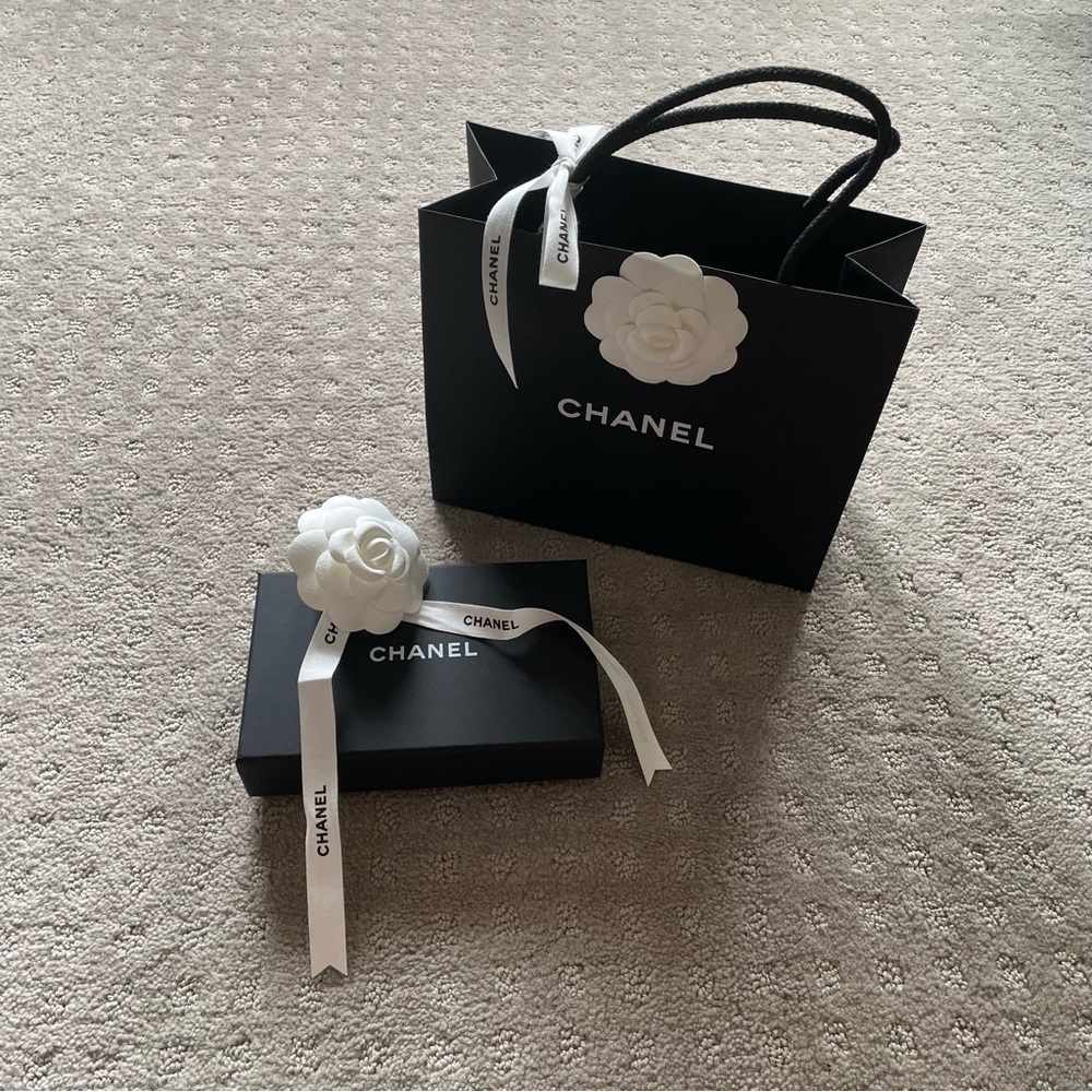 💯 Authentic CHANEL box set